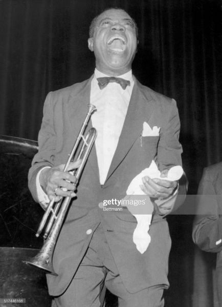 File:Louis Armstrong gettyimages-517446168-2048x2048 1 1 1940.jpg
