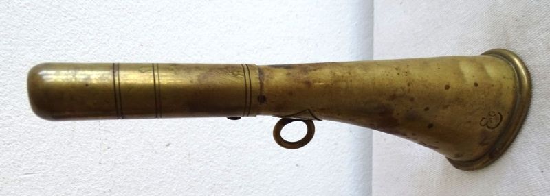 File:Emo signal horn 14 cm.jpg